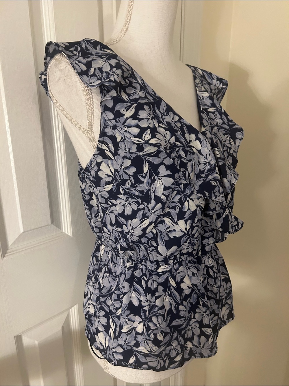 Nine Britton Parker Ruffle Detail Blouse NWT! - Picture 8 of 15